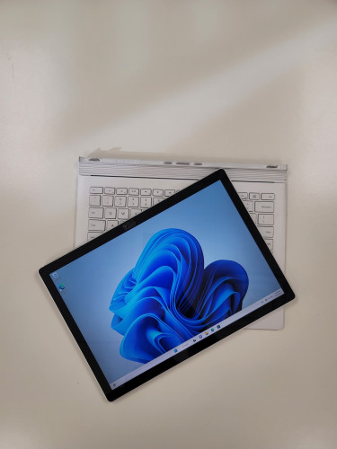 Microsoft Surface Book 2 I7 16GB 512GB *minorfault