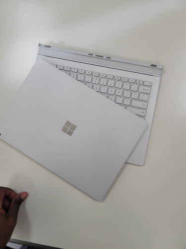 Microsoft Surface Book 2 I7 16GB 512GB *minorfault