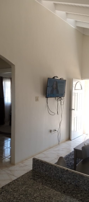 2 Bedrooms, 1 Bathroom House For Sale