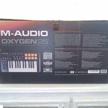 Oxygen 25 Midi Keyboard