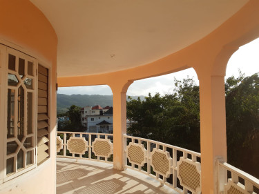 8 Bedrooms Investment Property 