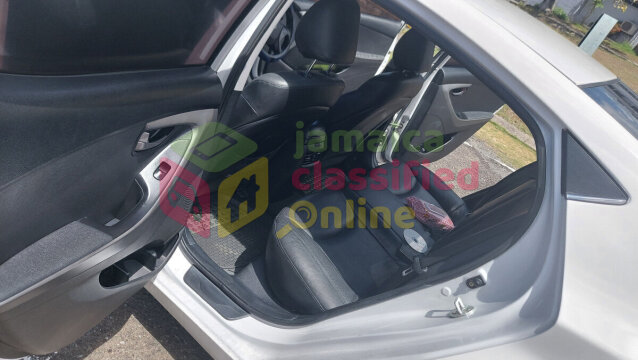 2014 Hyundai Elantra  (Female Driven)