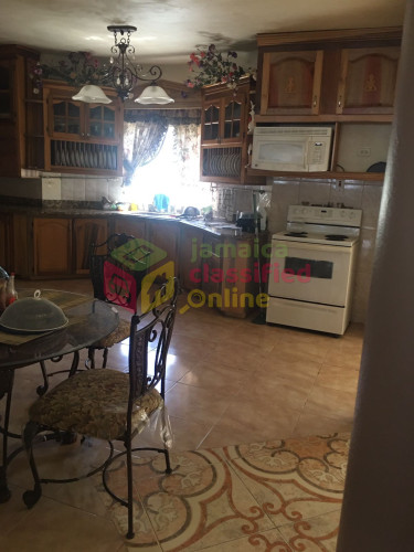 GREEN PARK 5 BEDROOM 5 BATH , TRELAWNY