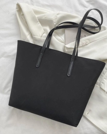Black Handbag 