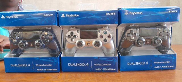 PS4 Controller