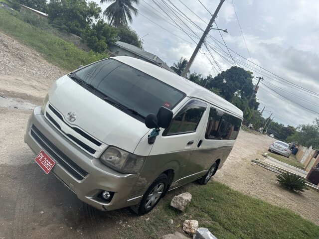 2010 Toyota Hiace