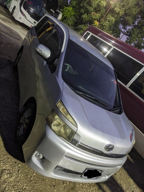 2012 Toyota Voxy