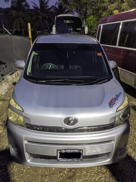 2012 Toyota Voxy