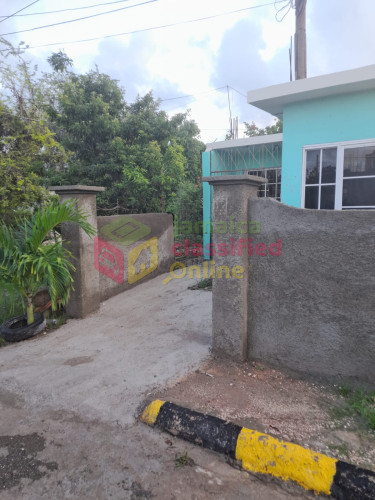 3 Bedrooms And 1 Bathroom  Houses Hellshire Park