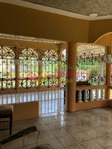 5 Bedroom House For Sale In Ewarton, St. Catherine