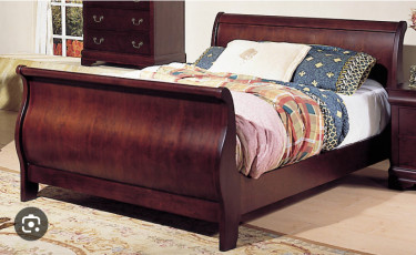 Four Post Bed & Chest Of Drawer