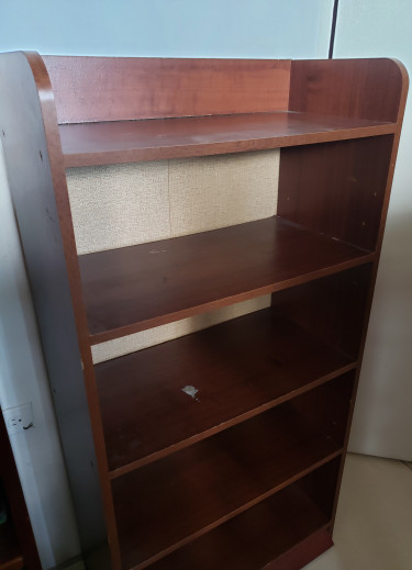 Giveaway Bookshelf - 24