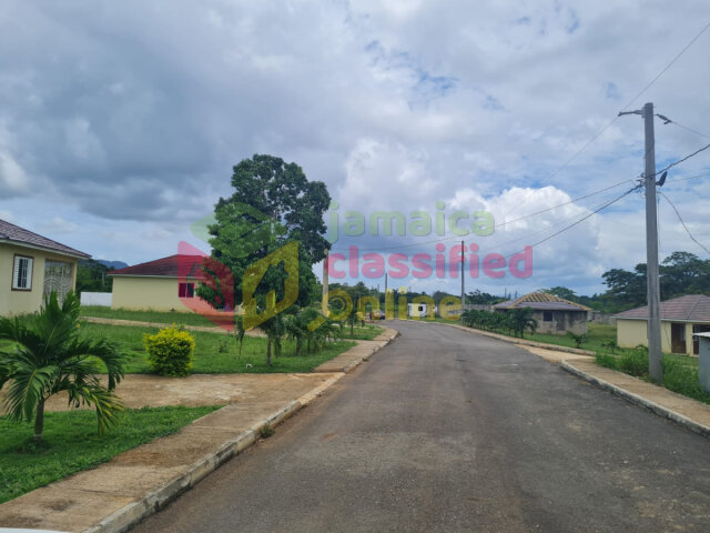 2 Bedroom House For Rent-Ewarton St. Catherine
