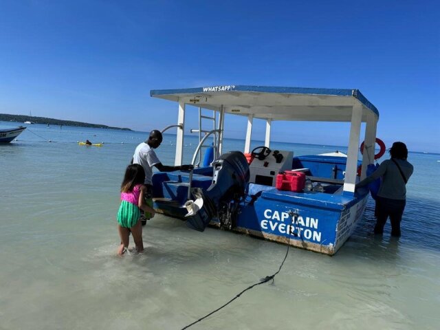 30ft Glass Bottom Boat