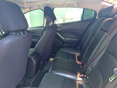 2014 Mazda3 Sedan 