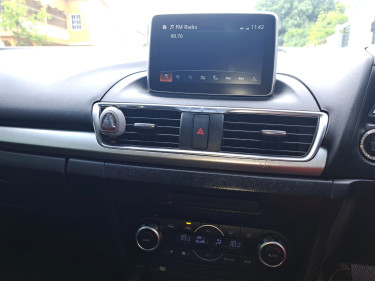 2014 Mazda3 Sedan 