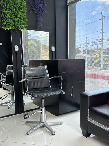 Hairstylist Booth 