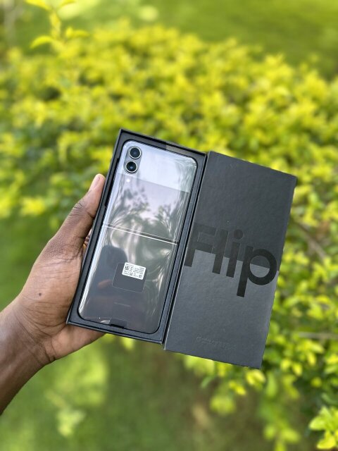 128gb Samsung Galaxy Flip 4