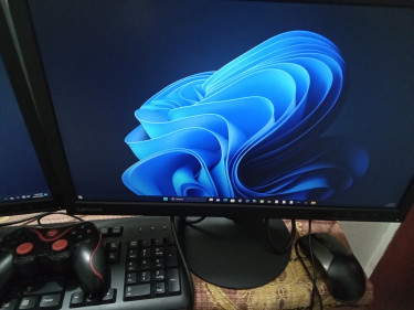 Lenovo Desktop PC With Monitors And Gamepads