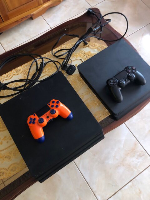 Play Station 4 Slim & Pro