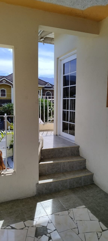 Spacious 1 Bedroom Unit