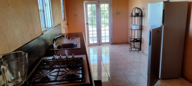 Spacious 1 Bedroom Unit Apartments Mona Kingston 