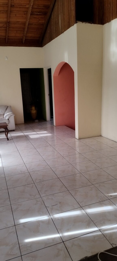 Spacious 1 Bedroom Unit