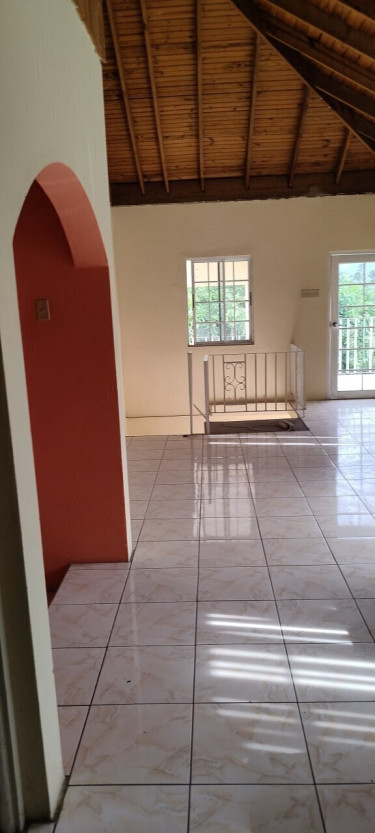 Spacious 1 Bedroom Unit