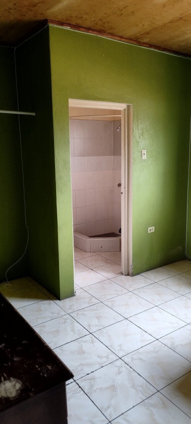 Spacious 1 Bedroom Unit