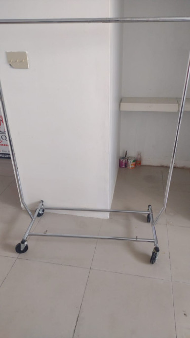 Store Fixtures For Rent 