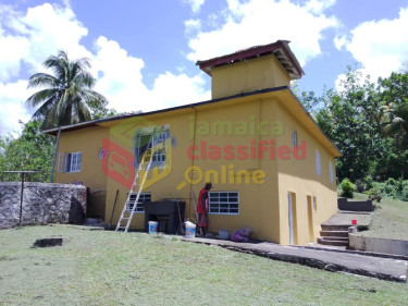5 Bedroom 3 BATH 10 ACRES WITH RIVER $50MILLION