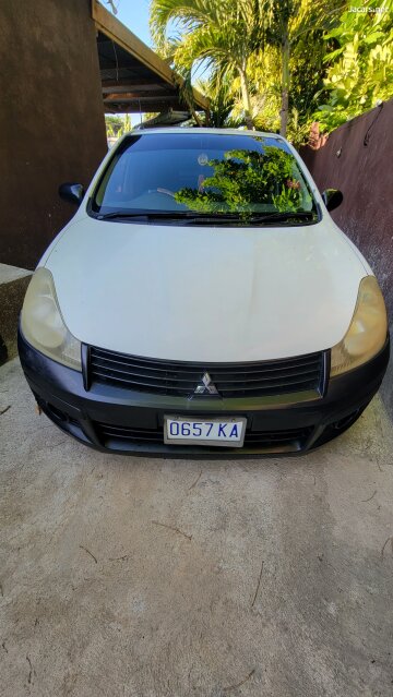Mitsubishi Ad Wagon 2010