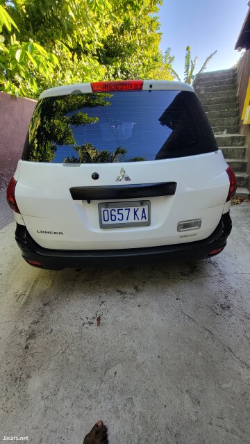 Mitsubishi Ad Wagon 2010