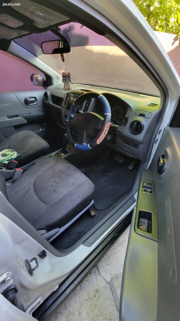 Mitsubishi Ad Wagon 2010