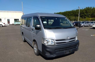 2017  Hiace Wagon
