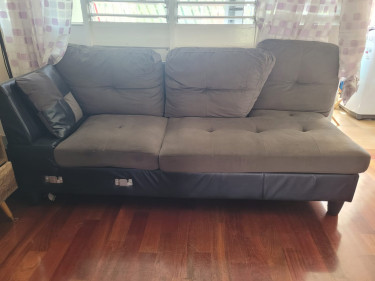 Single Beautiful Leather Quoted Sofa For Sale