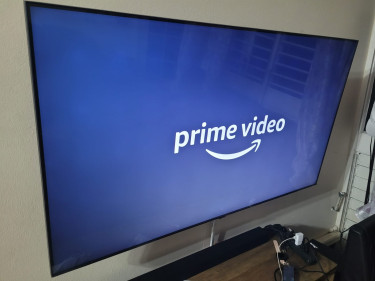 1 Year Old Samsung 75 Inches Smart TV For Sale