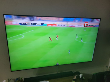 1 Year Old Samsung 75 Inches Smart TV For Sale