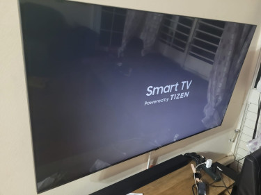 1 Year Old Samsung 75 Inches Smart TV For Sale
