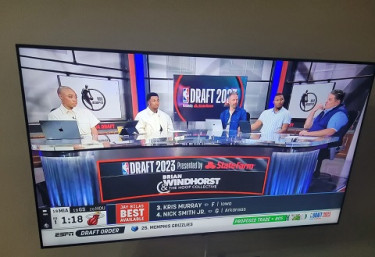 1 Year Old Samsung 75 Inches Smart TV For Sale