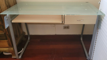 Brand New Glass Table Desk For Study And Work