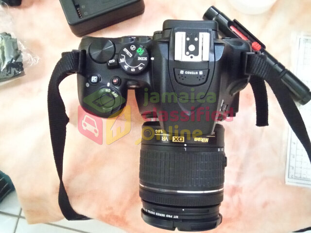 Nikon Camara D5600 (Lens & Flash)