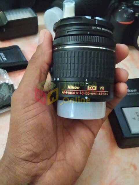 Nikon Camara D5600 (Lens & Flash)