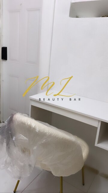 6000 Per Week Booth For Rent In Salon