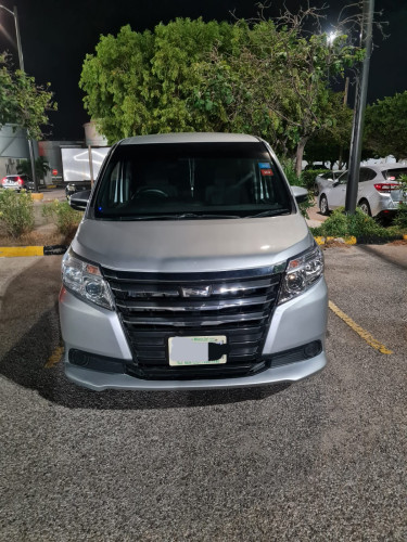 2016 Toyota Noah