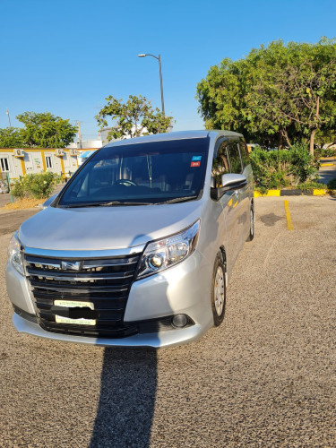 2016 Toyota Noah