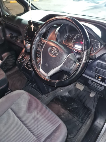 2016 Toyota Noah