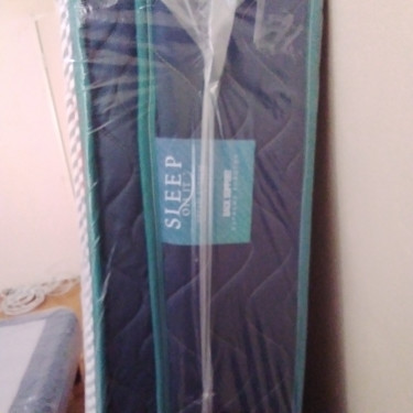 Queen Size Mattress And Base