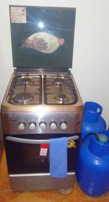 Four-Burner Gas Stove