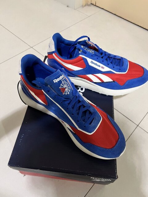 Reebok CL Legacy AZ SIZE 10 And A Half